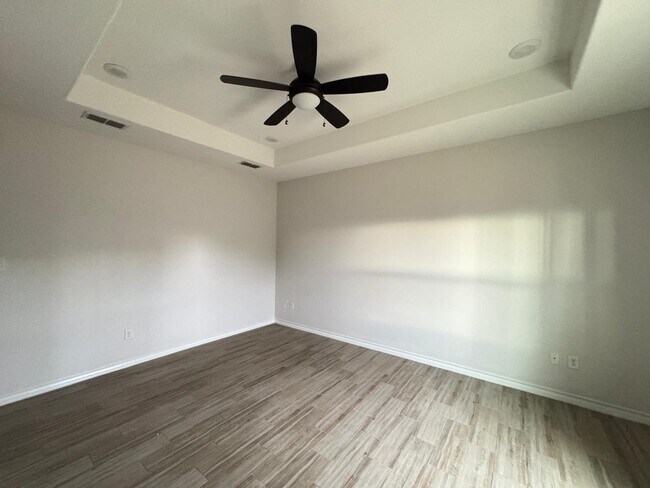 Building Photo - 6002 Amir Dr