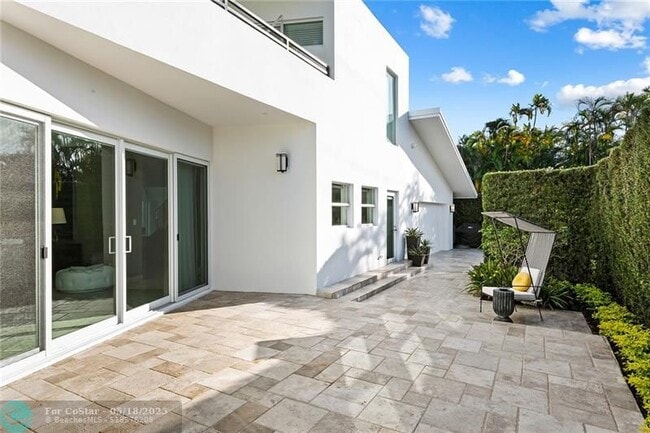 Building Photo - 2416 Bayview Dr