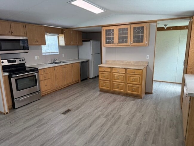 Building Photo - Greenback 37742 - 3 bed 2 bath mobile home...
