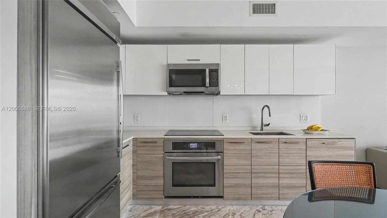 Building Photo - 1300 Brickell Bay Dr