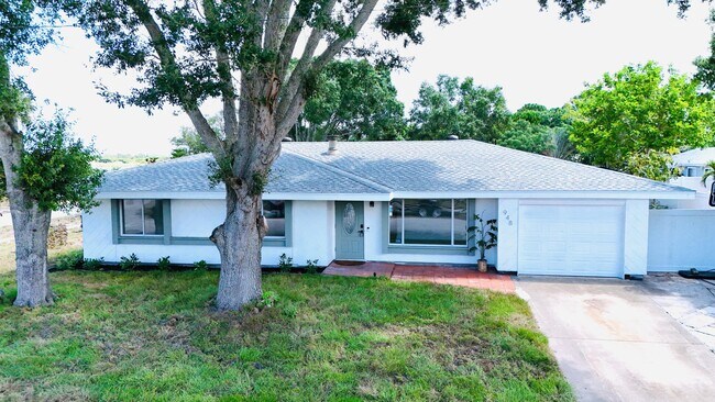 Building Photo - 948 Canal Cir