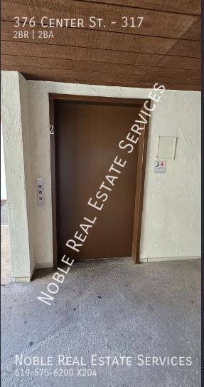 Building Photo - 376 Center St