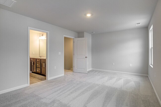 Building Photo - 2437 Kasota Ln