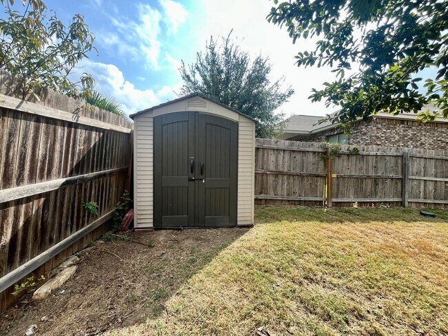 Building Photo - 13724 Altamirano