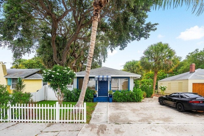Building Photo - 314 S Palmway