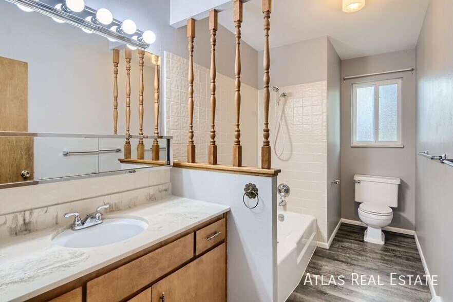 Building Photo - 2306 Zane Pl