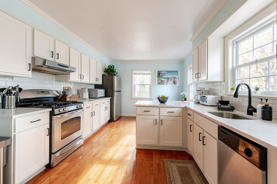 Building Photo - 40 Clark Pl