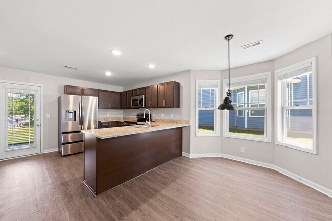 Building Photo - Gorgeous End Unit Townhome for Rent!!