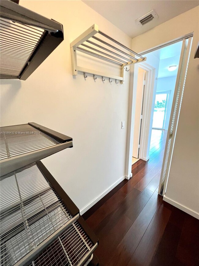 Building Photo - 1650 Brickell Ave