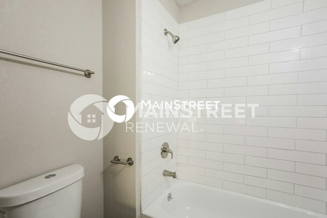 Building Photo - 3 Bedroom Pet-Friendly Home in KANSAS CITY...