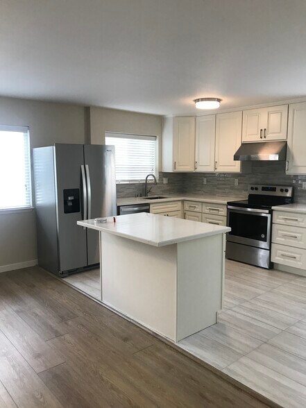 Building Photo - 1636 Queen Charlotte Dr