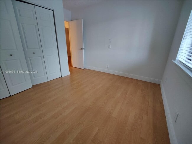 Building Photo - 181 Wimbledon Lakes Dr