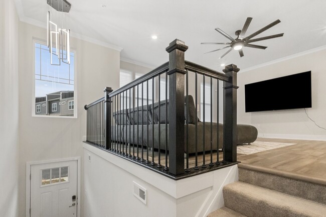 Building Photo - Spacious 3BR Townhome in Bryans Road