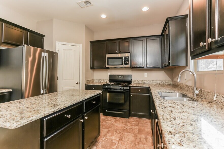 Building Photo - 3512 Sandy Bank Dr