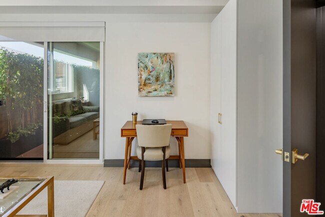 Building Photo - 118 Orlando Ave