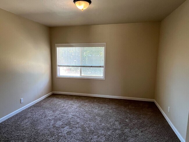 Building Photo - Charming 3-Bedroom Home in Prime Stockton ...