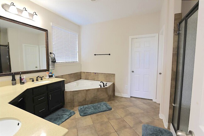 Building Photo - 5311 Lotus Canyon Ct
