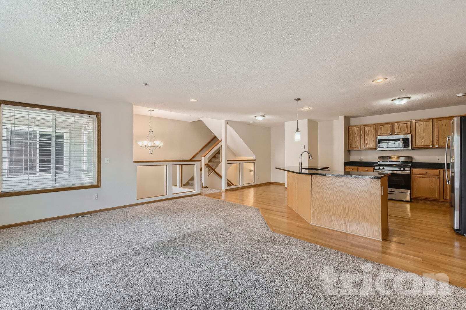 Building Photo - 7010 S Park Dr