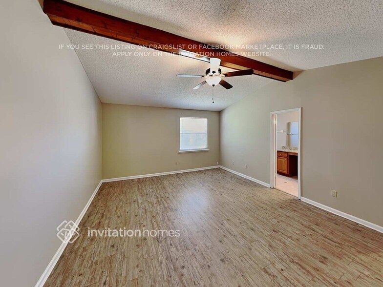 Building Photo - 10765 Losco Jct Dr