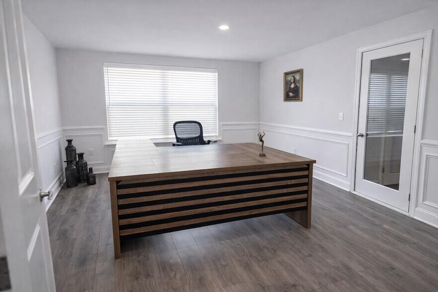 Building Photo - 182 Hillmont Dr