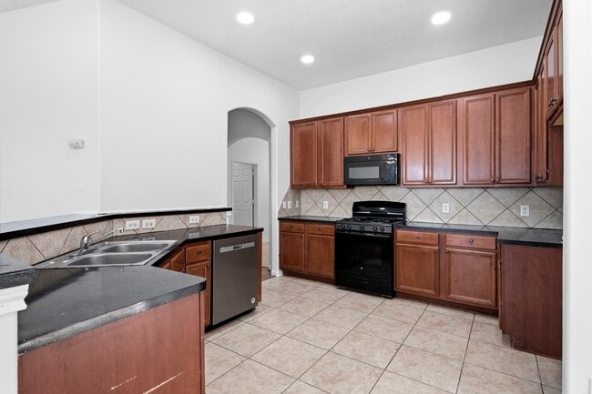 Building Photo - 17215 Fernchase Ct