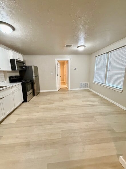 Building Photo - 1912 NW 12th St