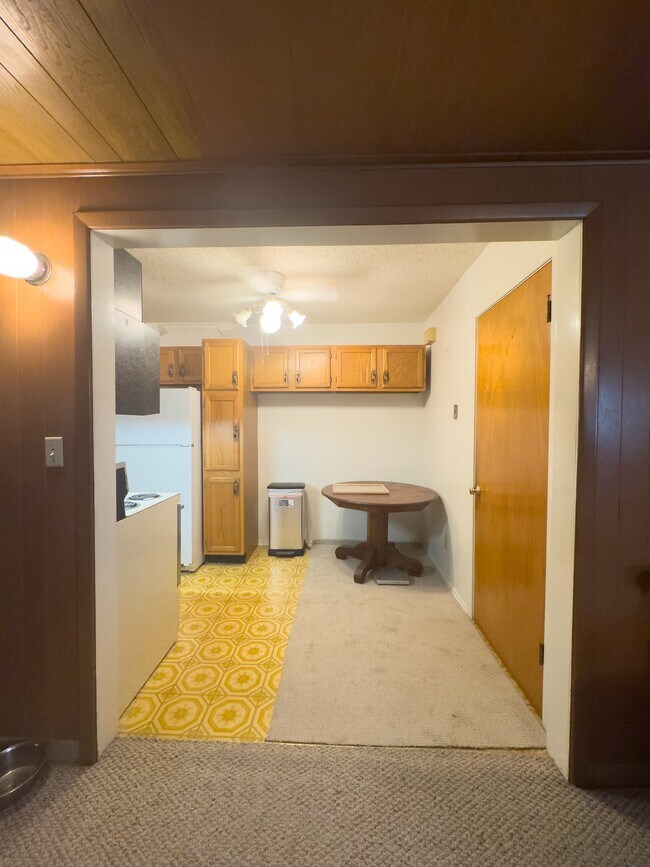 Building Photo - 705 Greenway Dr