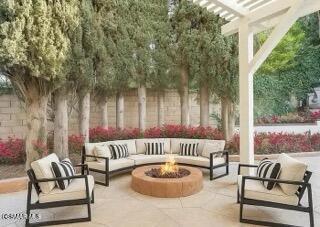 Building Photo - 1885 Fallview Rd