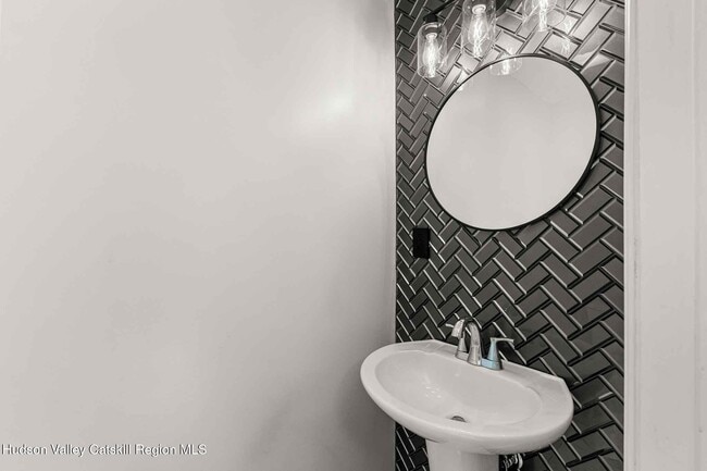 Building Photo - 2961 Cottage Pl