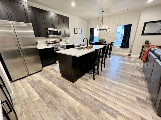 Building Photo - 1379 Pinecrest Trl