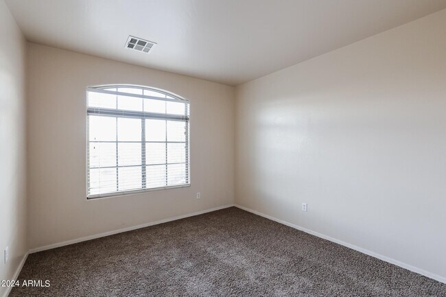 Building Photo - 14944 N 174th Dr