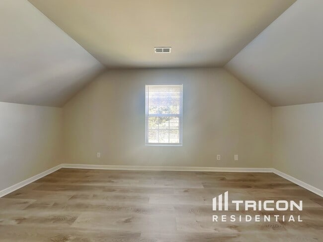 Building Photo - 4006 New London Ct