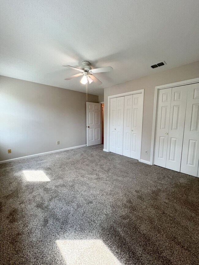 Building Photo - Gorgeous Single-Family Home! Large Deck, B...