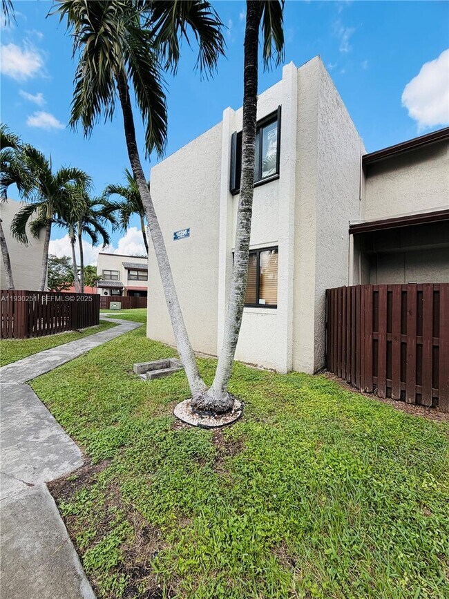 Building Photo - 10296 NW 9th St Cir