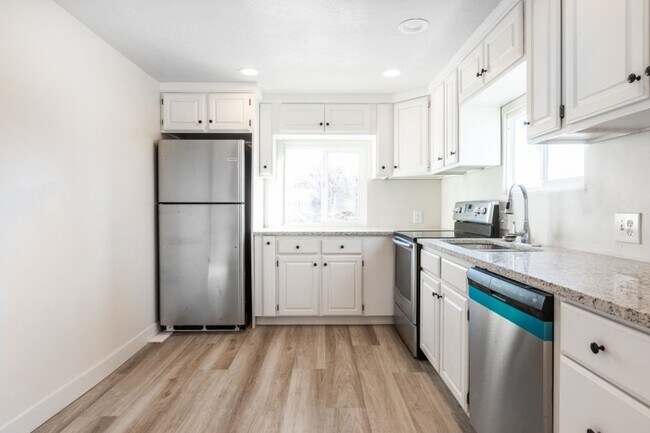 Building Photo - 846 W 100 S