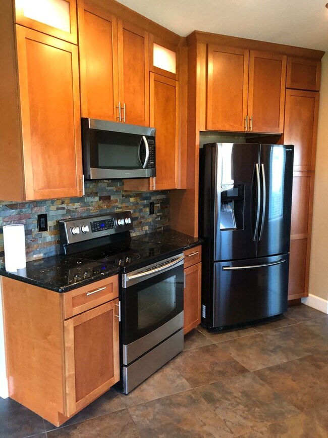 Building Photo - COMING SOON!! Foxboro neighborhood & Travis Unified School District! This beauty is a 3bed / 3 ba...