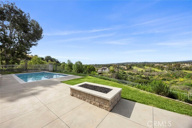 Building Photo - 2309 Skyline Dr