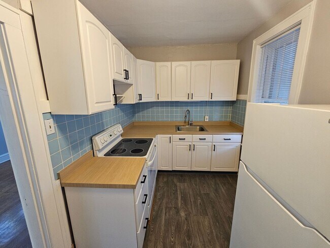 Building Photo - 4953 Holly Hills Ave