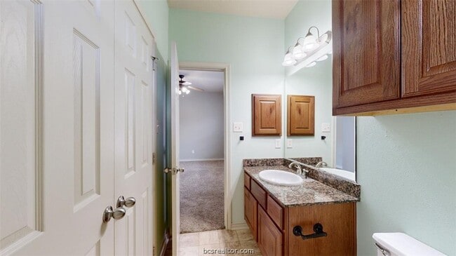Building Photo - 211 Forest Dr Loop