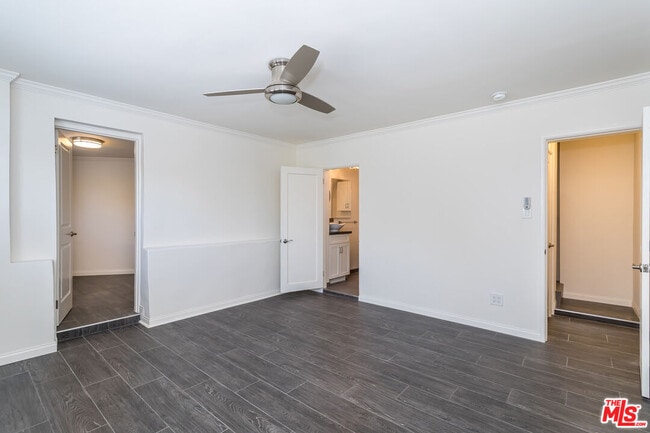 Building Photo - 1541 Selma Dr