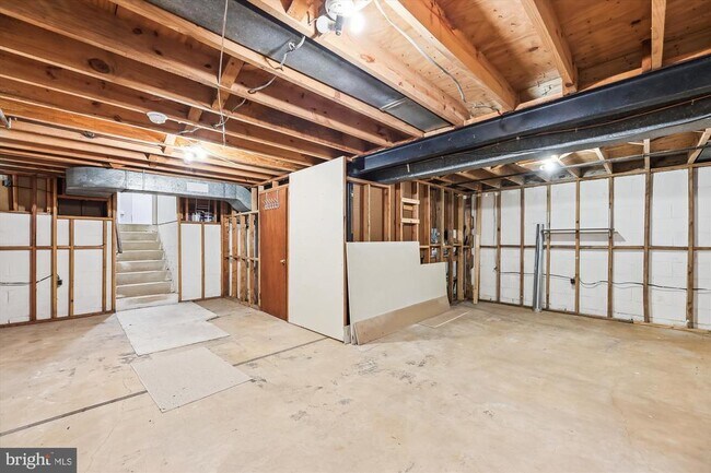 Building Photo - 10004 Dalroy Ct