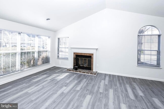 Building Photo - 4624 Governor Kent Ct