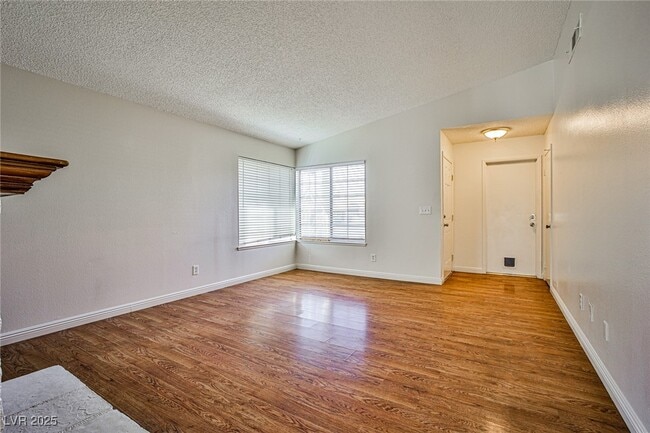 Building Photo - 1505 Wintergreen Dr