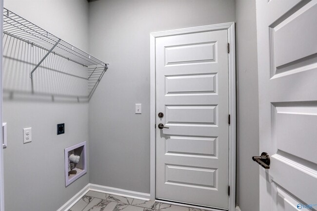 Building Photo - 12422 Whitcomb Cir