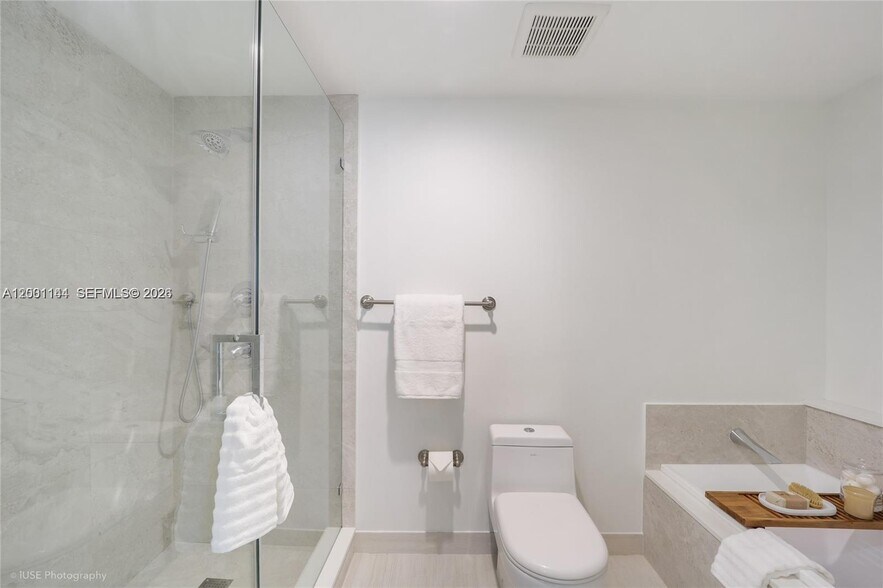 Building Photo - 488 NE 18th St