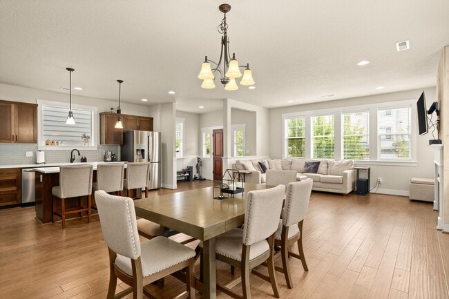 Building Photo - GORGEOUS SHERWOOD 3 BED/2.5 BATH+ OFFICE O...