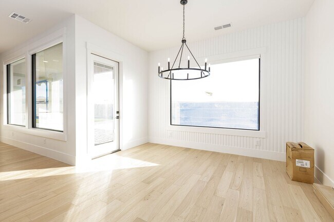 Building Photo - Brand New 6 Bed 4 Bath Rental with pool Near Sand Hollow!