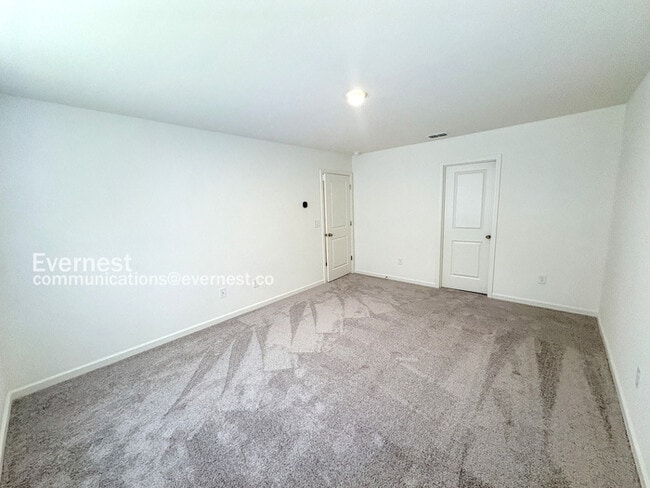 Building Photo - 131 Flowering Cherry St