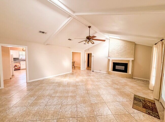 Building Photo - 105 Bluebird Cir