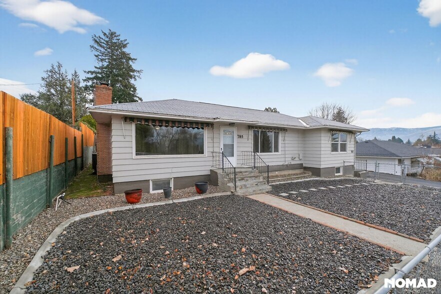 Building Photo - 785 Eastmont Ave